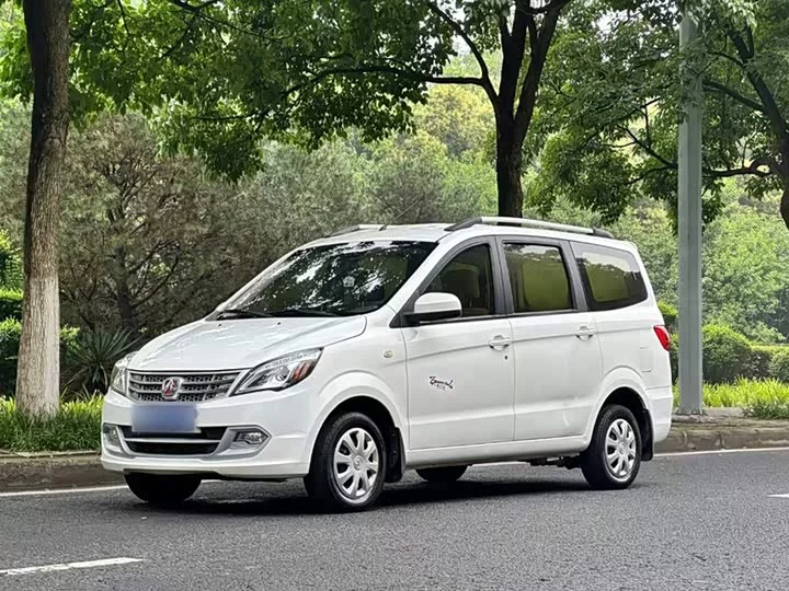 BAIC M20