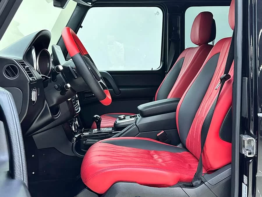 Mercedes Benz G-rated