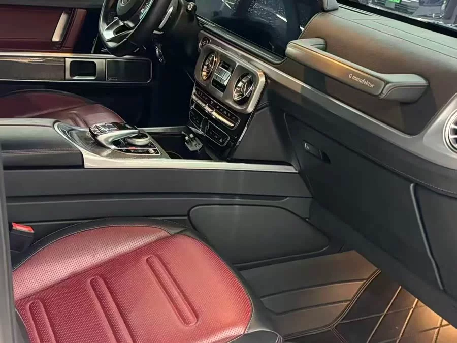Mercedes Benz G-rated