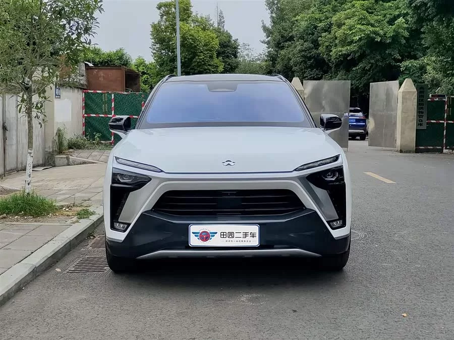NIO ES8