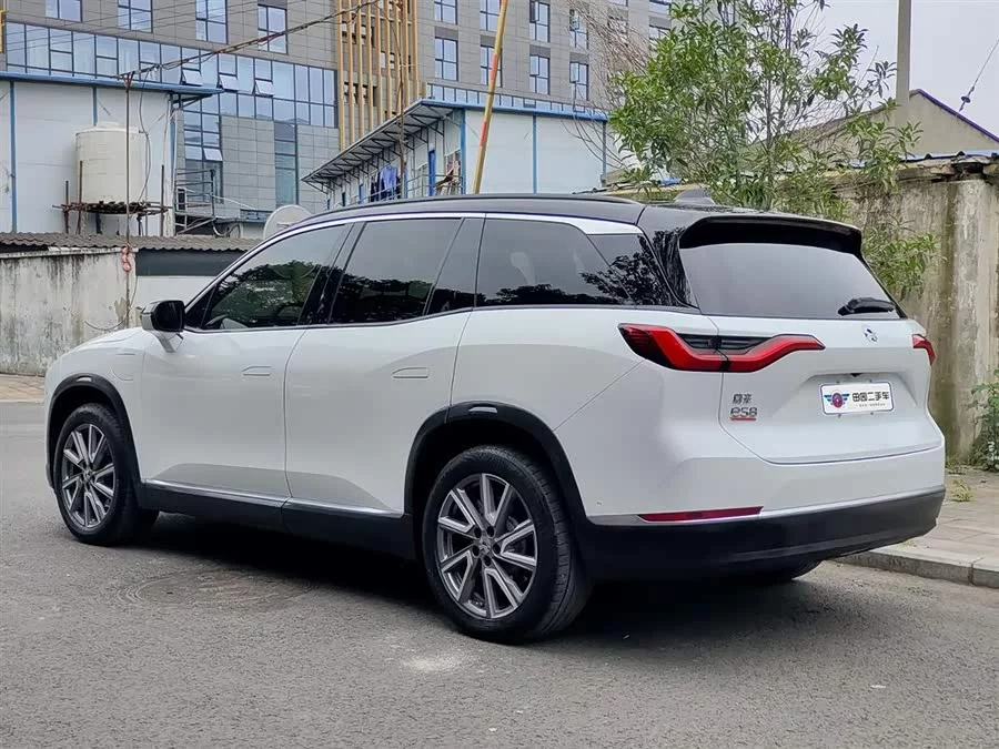 NIO ES8