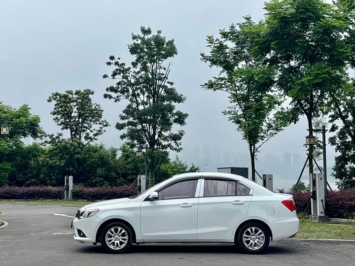 Changan Yuexiang V3