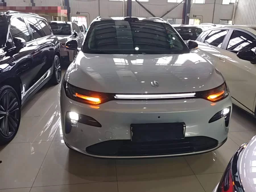Leapmotor C11