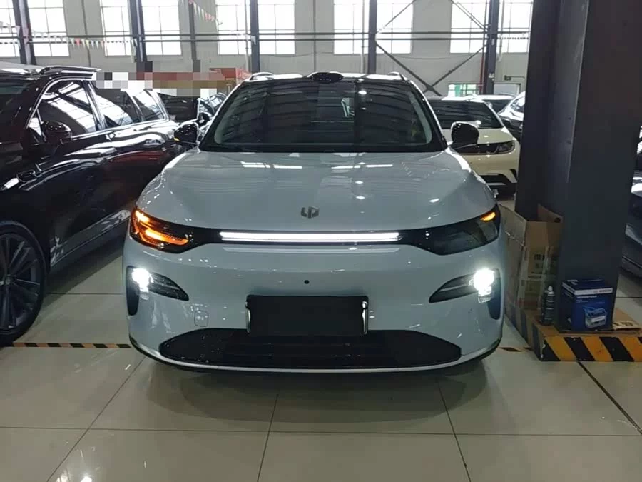 Leapmotor C11