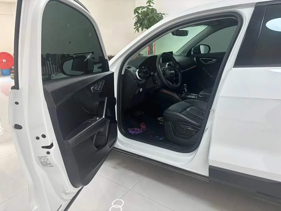 Audi Q2L
