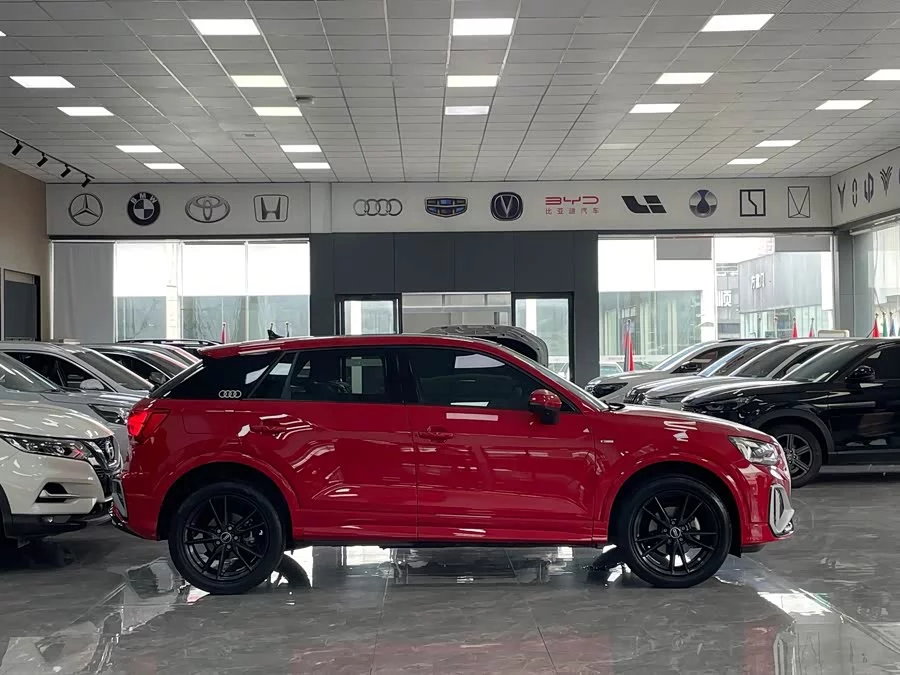 Audi Q2L
