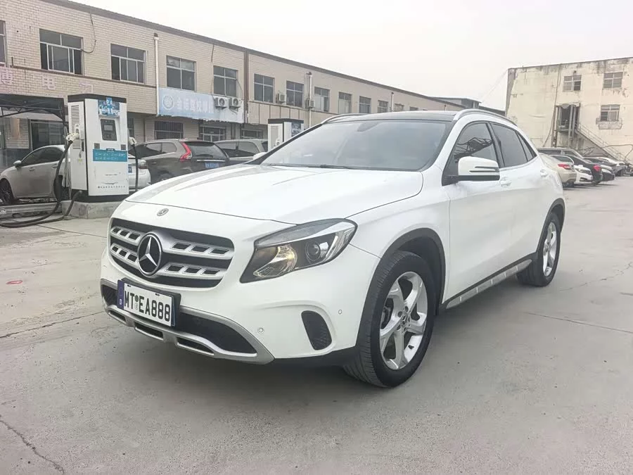 Mercedes Benz GLA
