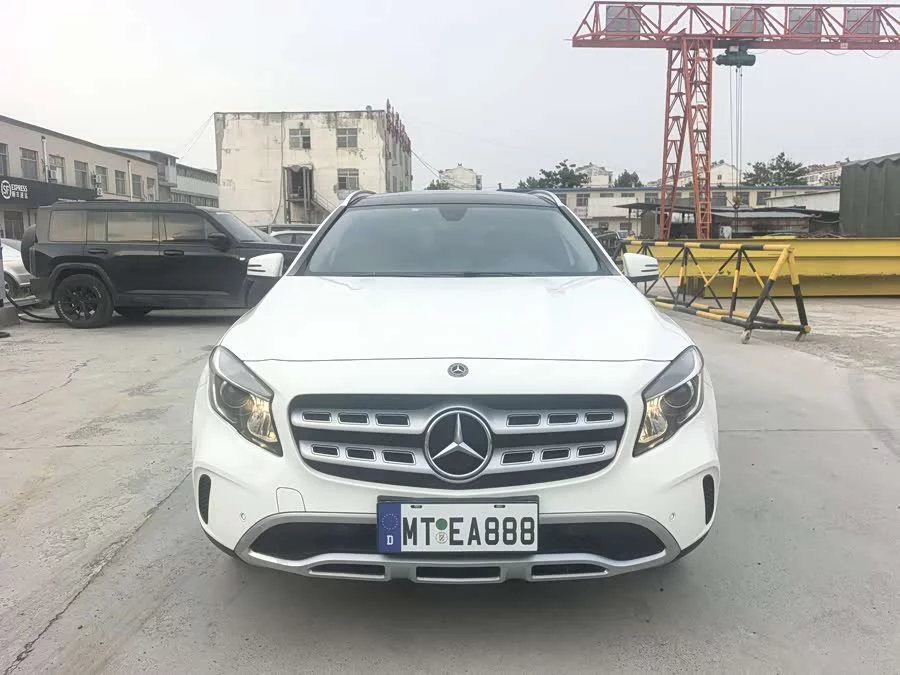 Mercedes Benz GLA