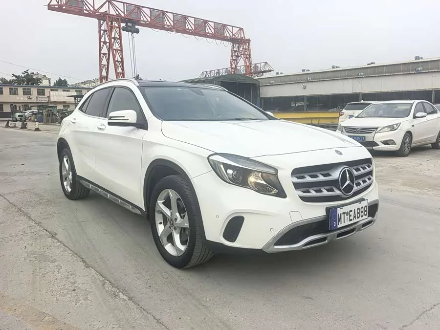Mercedes Benz GLA