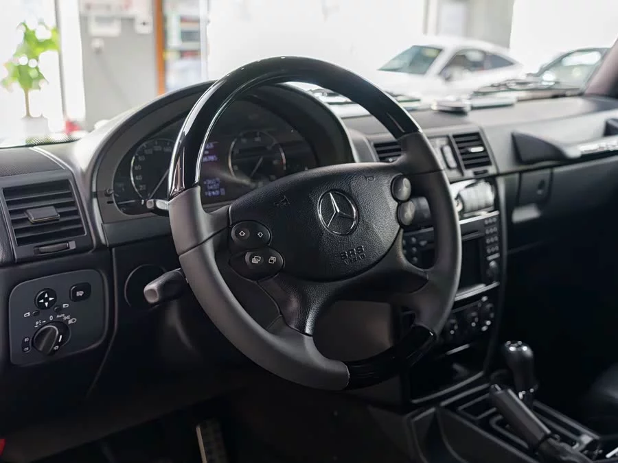 Mercedes Benz G-rated