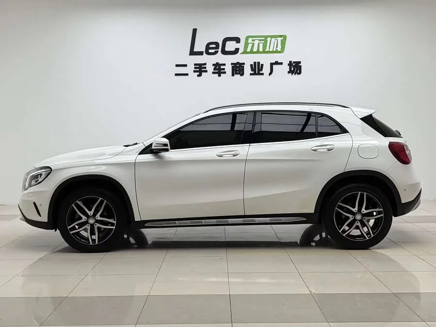 Mercedes Benz GLA