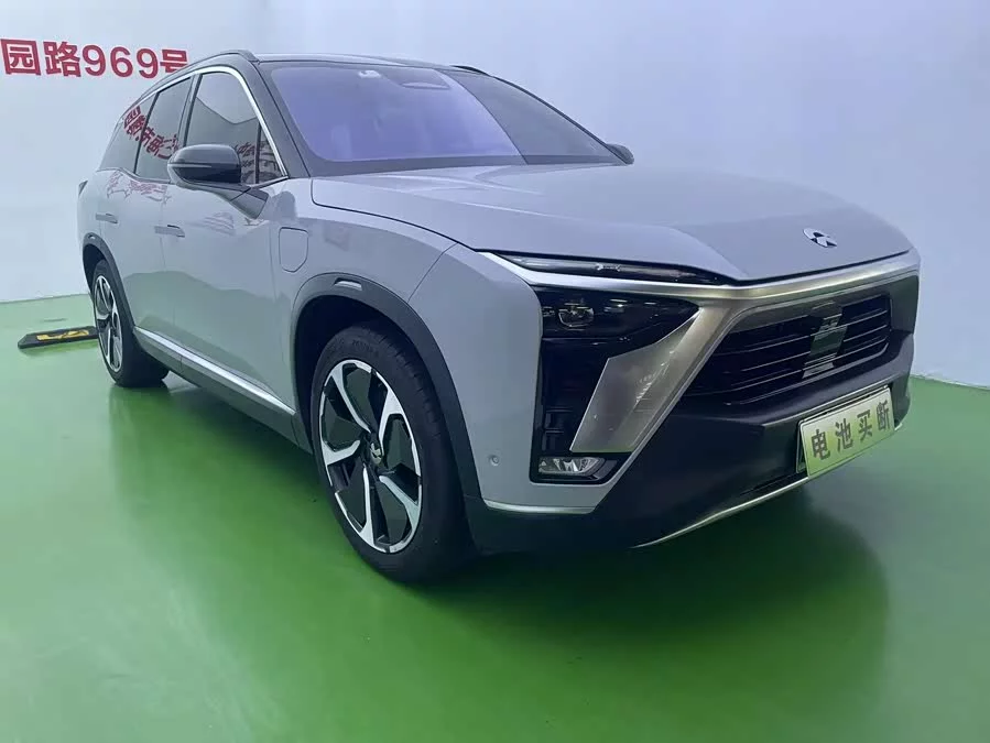 NIO ES8