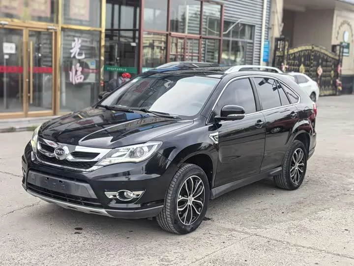 BYD S7