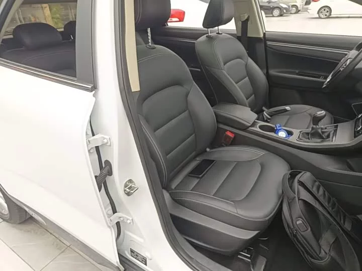 Geely Emgrand GS