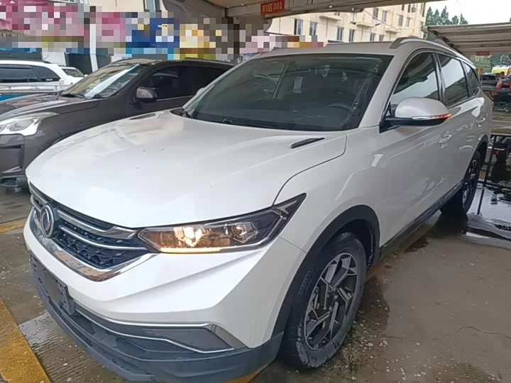Dongfeng AX7