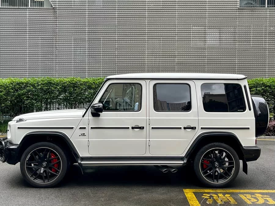 Mercedes Benz G-rated