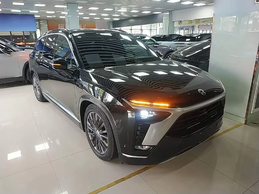 NIO ES8