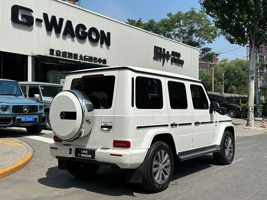 Mercedes Benz G-rated