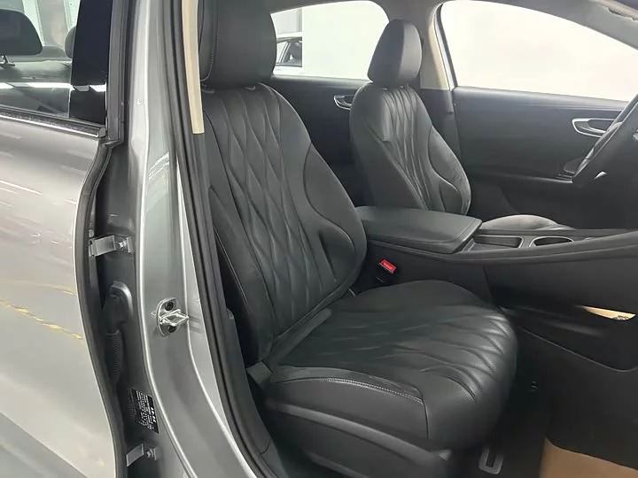 Roewe D7