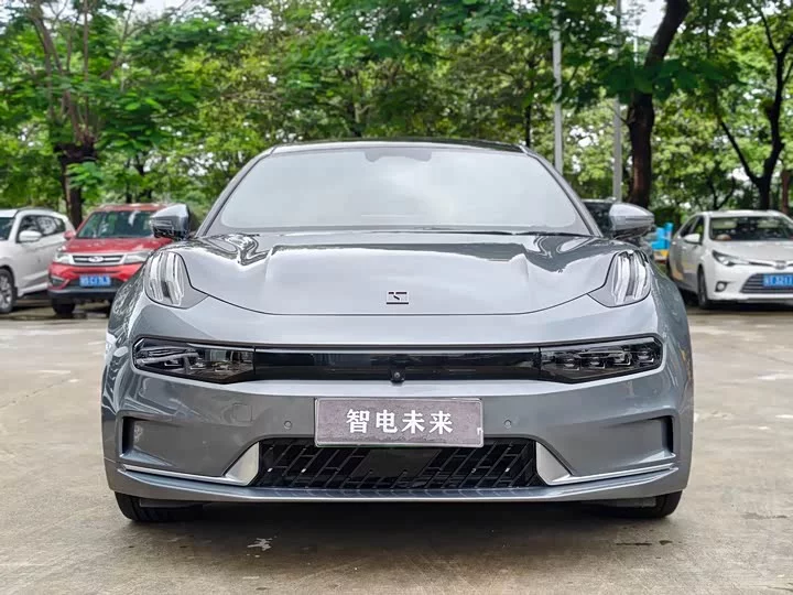 ZEEKR 001