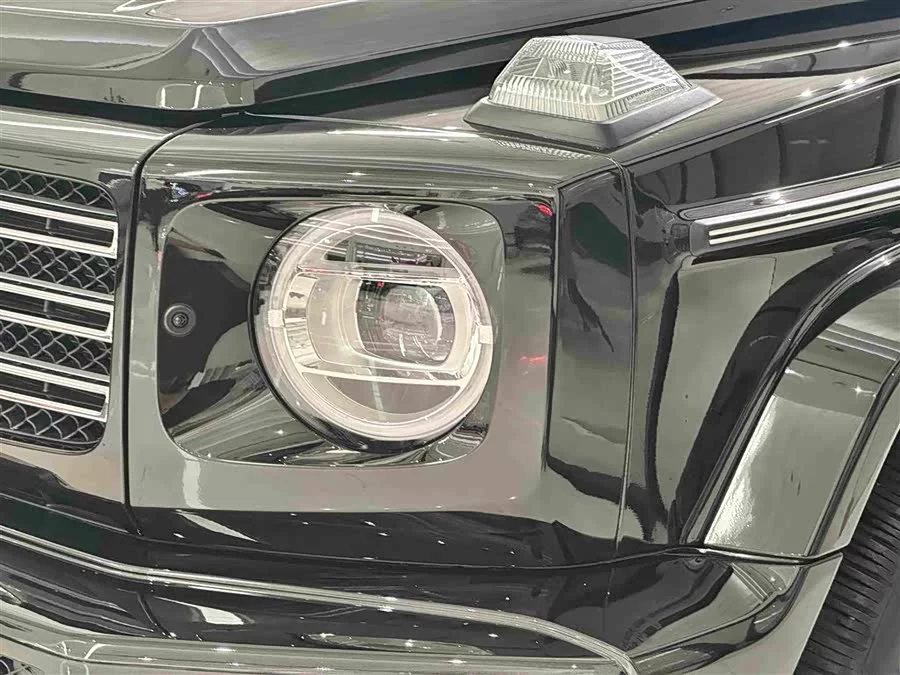 Mercedes Benz G-rated