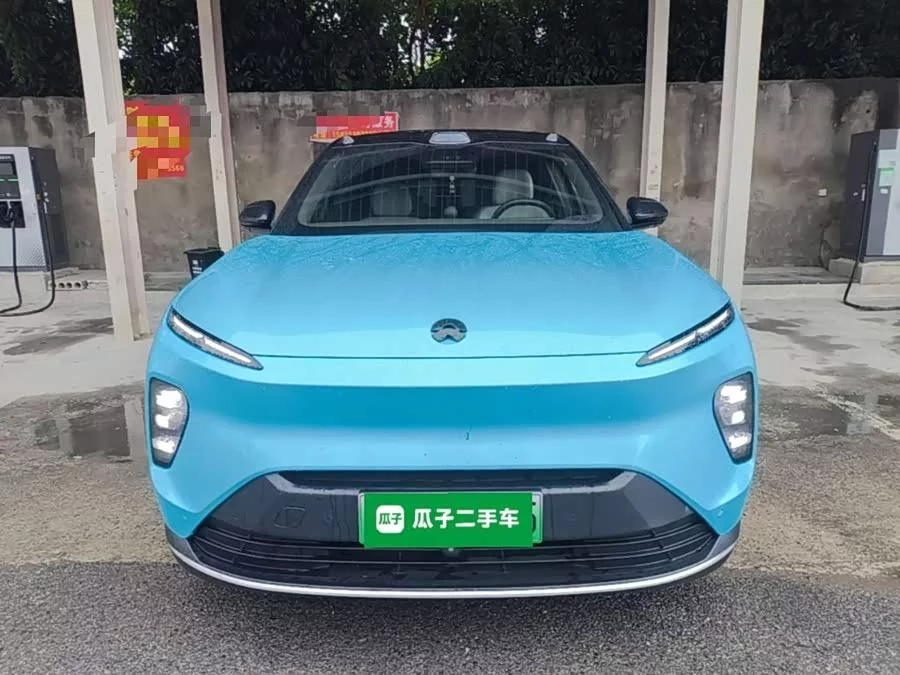 NIO ES8