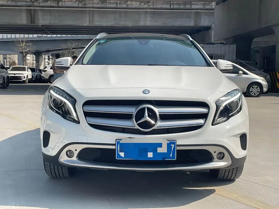 Mercedes Benz GLA
