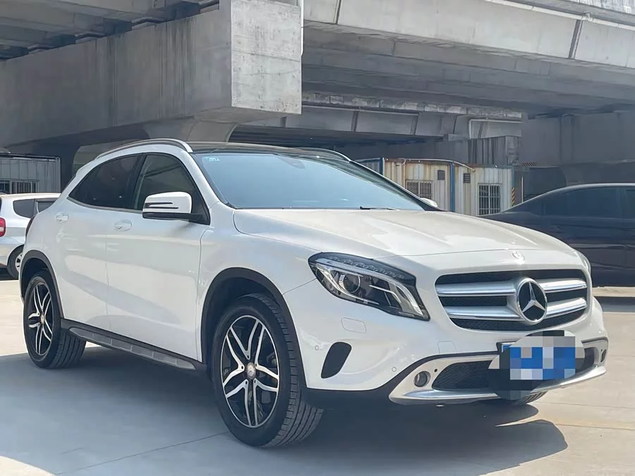 Mercedes Benz GLA