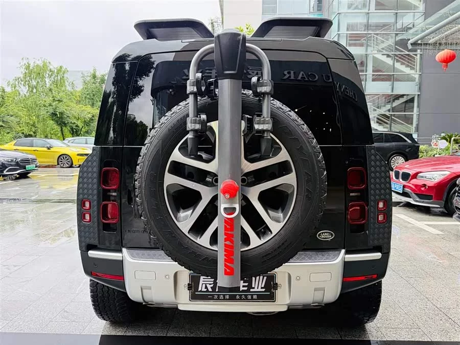 Land Rover guard
