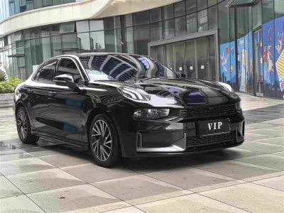 Lynk & Co 03