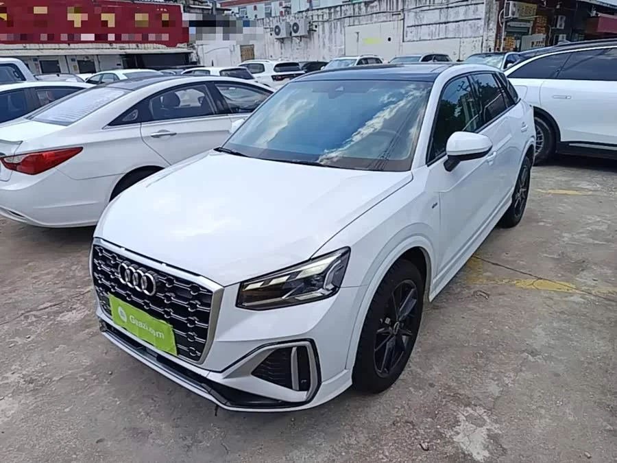 Audi Q2L