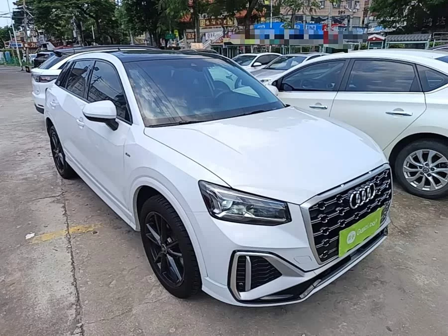 Audi Q2L