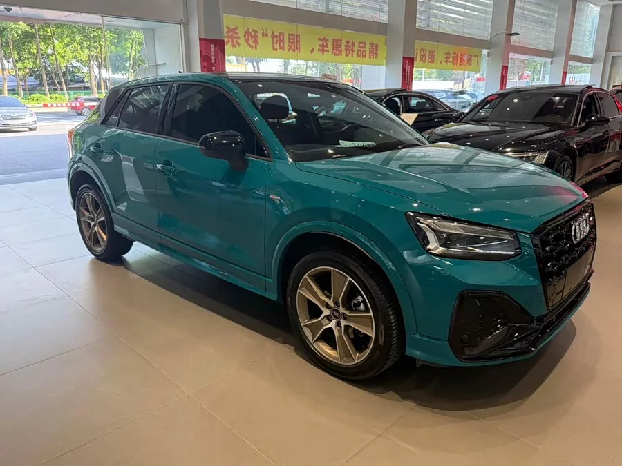 Audi Q2L