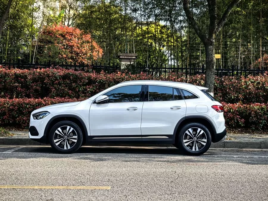 Mercedes Benz GLA