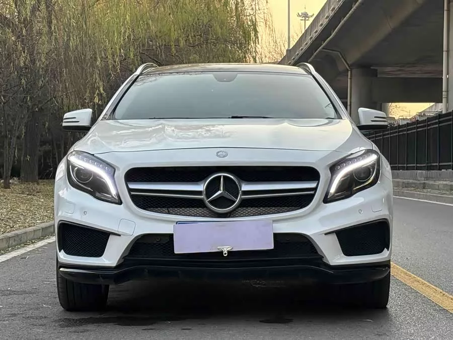 Mercedes Benz GLA