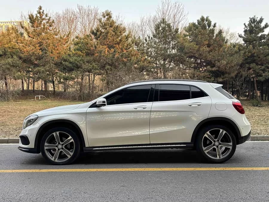 Mercedes Benz GLA