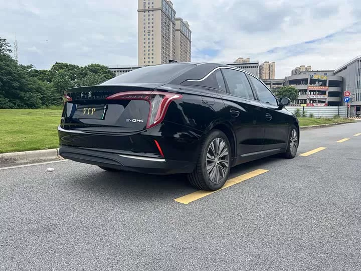 Hongqi E-QM5