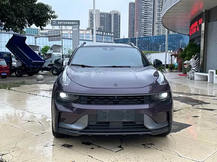 Lynk & Co 01 EM-P
