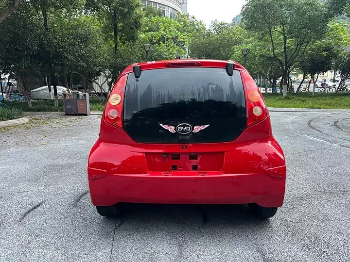 BYD F0