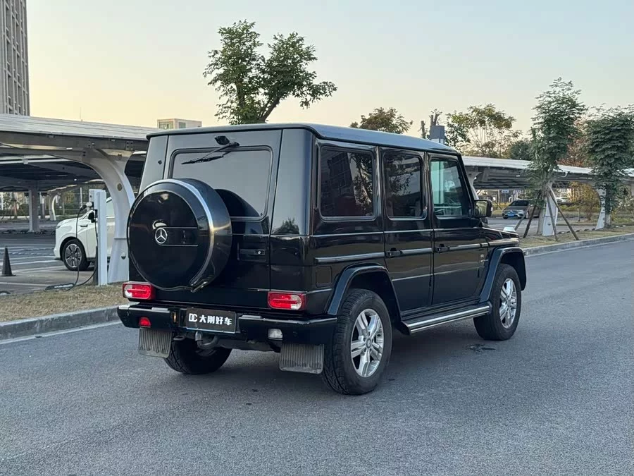 Mercedes Benz G-rated