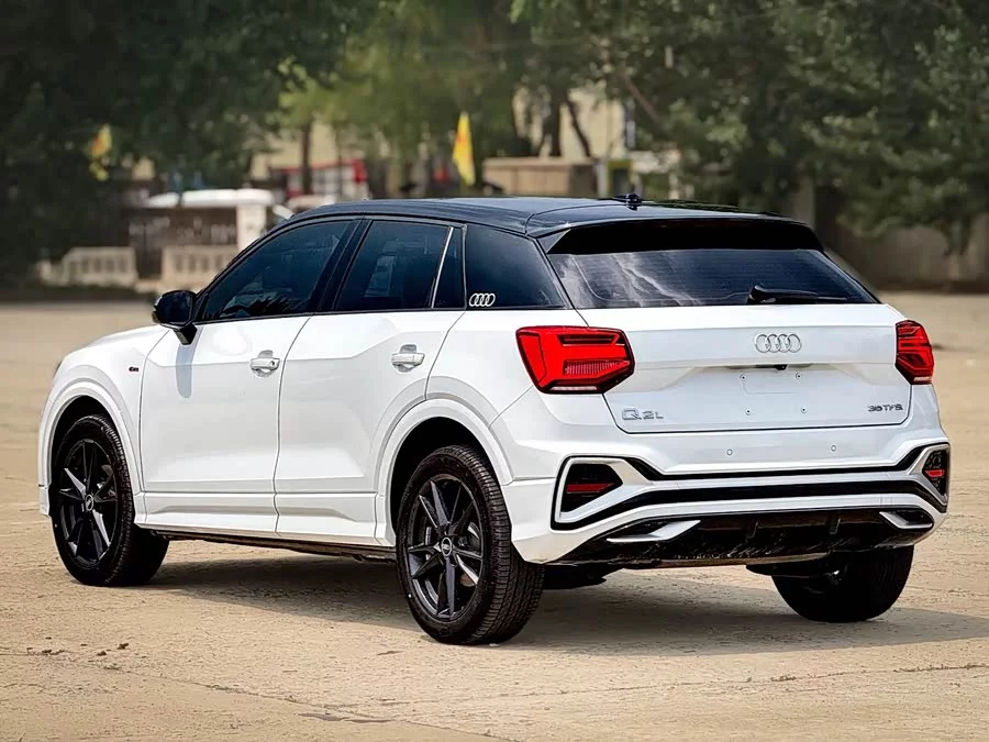 Audi Q2L