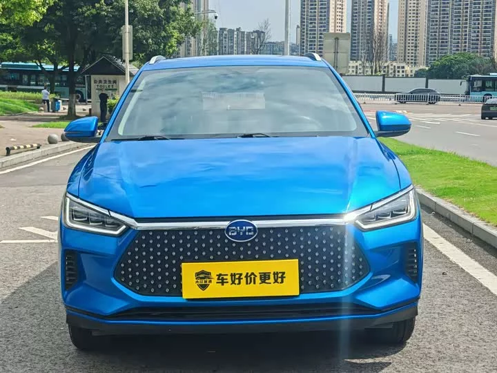 BYD e2