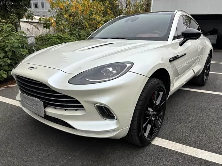 Aston Martin DBX