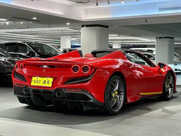 ferrari F8