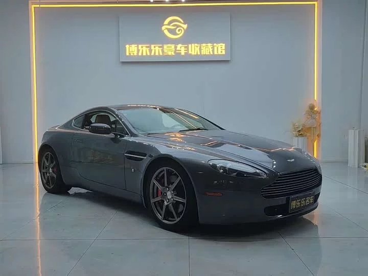 Aston Martin V8 Vantage