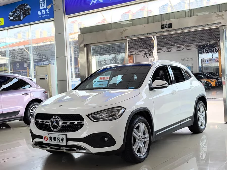 Mercedes Benz GLA