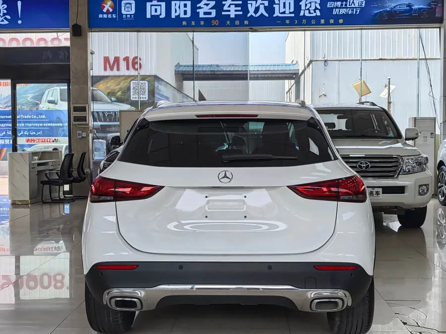Mercedes Benz GLA