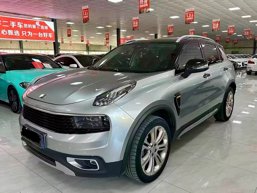 Lynk & Co 01