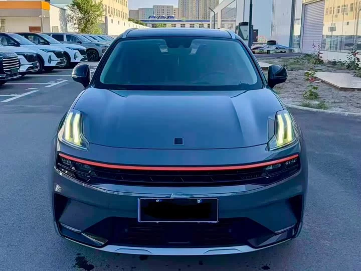 Lynk & Co 06