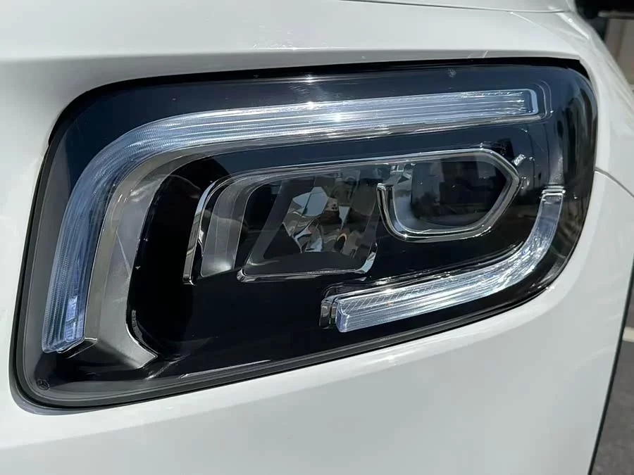 Mercedes Benz GLB